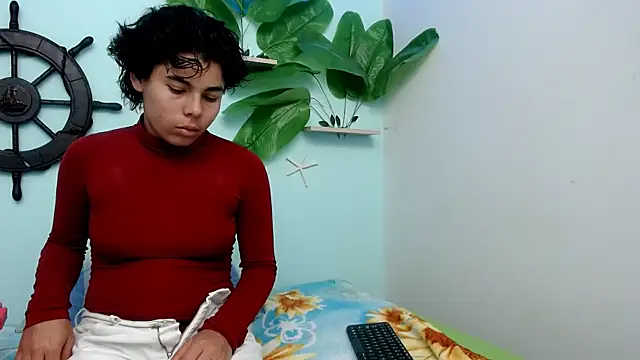 skinnysexy18 online show from March 4, 2:07 am