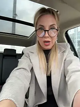 LisaMurr online show from March 29, 3:00 pm