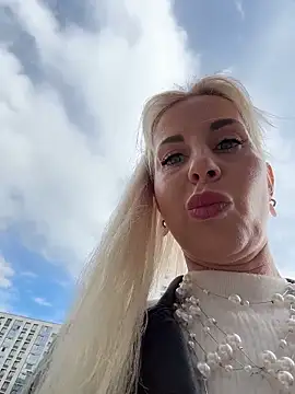 LisaMurr online show from April 14, 10:37 am