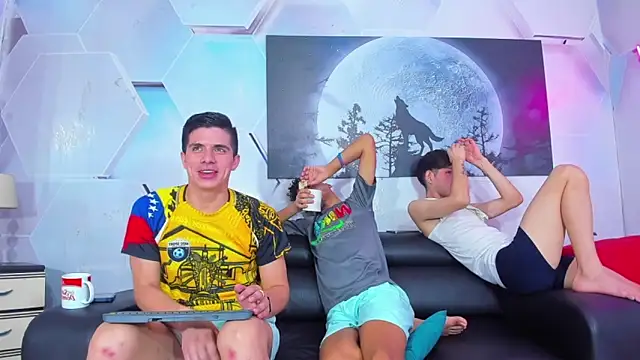 Spicy guys online show from April 13, 1:34 pm