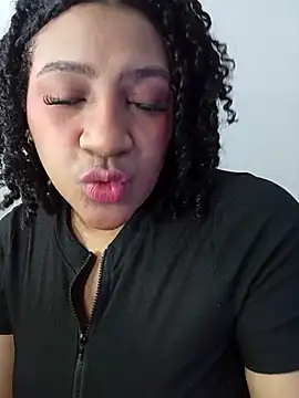 gigiblue89 online show from May 1, 8:39 am