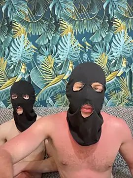 -DARKWHITE- online show from June 20, 10:13 pm