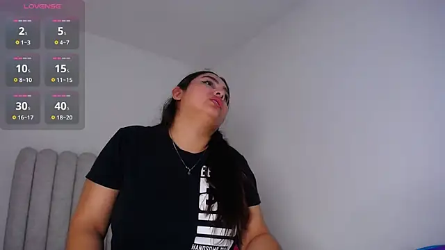 MiaFoox   online show from March 18, 9:20 pm