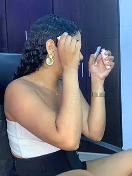 Miaafoxx   online show from April 18, 7:58 pm