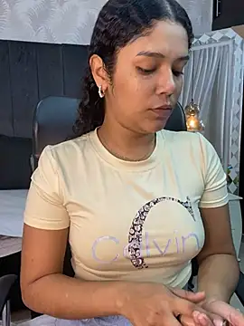 Miaafoxx   online show from February 24, 7:34 pm