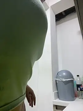 Emmabekerr online show from March 12, 6:54 pm