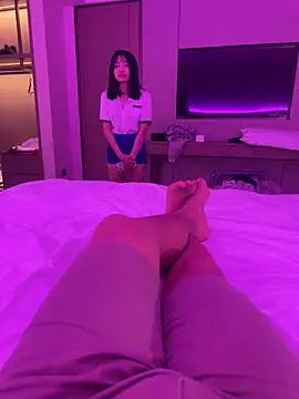 zhuendong000001 online show from May 13, 2:23 pm