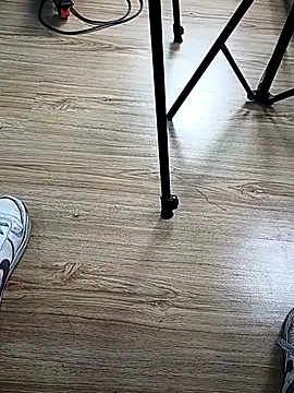 LunaDamasco online show from April 14, 6:52 pm