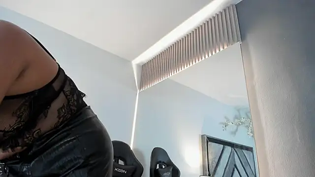 Madisson Edwards online show from April 7, 1:24 pm