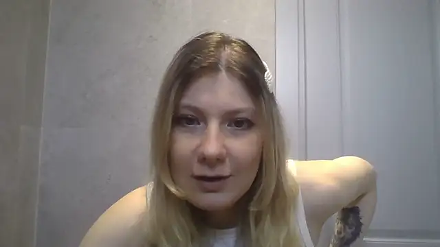 Foxy Bright online show from March 9, 1:25 pm