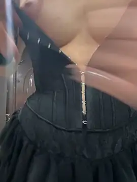 romanovanita online show from May 16, 5:32 am