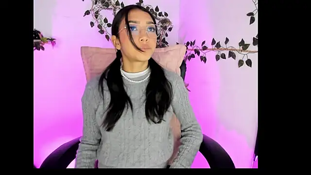 jaulyn 18 online show from March 31, 1:22 pm