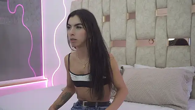 Fernanda thail  online show from March 26, 7:59 pm