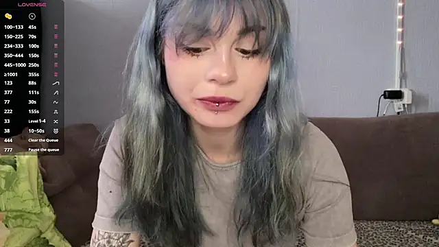 Emmibrilson online show from April 9, 11:59 am