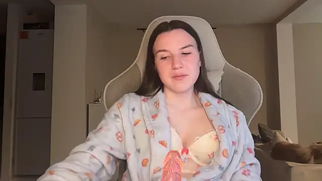 Hot brunette bella online show from March 13, 10:33 pm