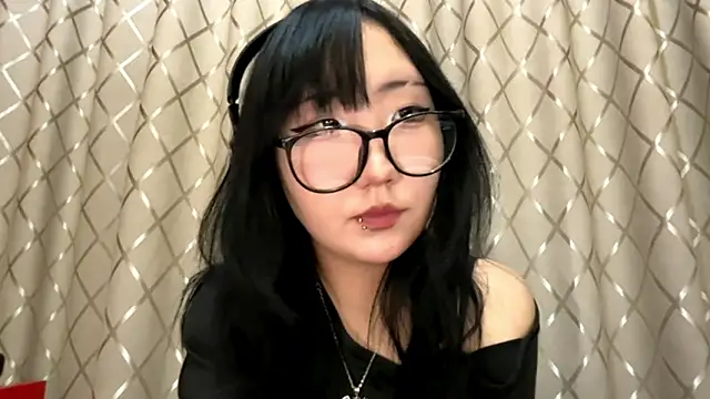 Yunananaa online show from February 25, 2:48 pm