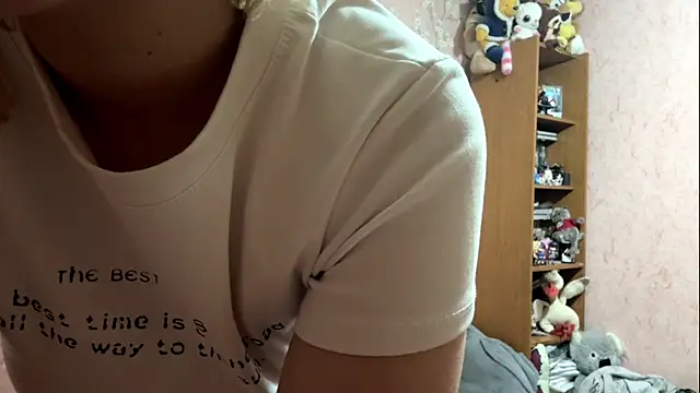 LiraDreamX online show from April 26, 4:27 pm