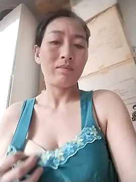 lris-Beauty77 online show from April 5, 3:44 pm