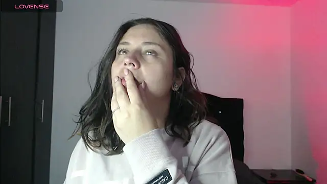 Ana  arms online show from April 21, 2:57 pm