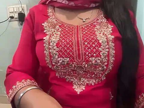 Avneet kaurr1 online show from April 8, 6:48 am