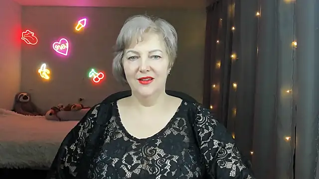 Mary-Leee online show from April 20, 2:31 pm