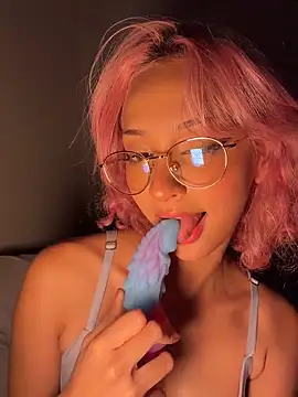   lya  online show from March 6, 3:07 pm