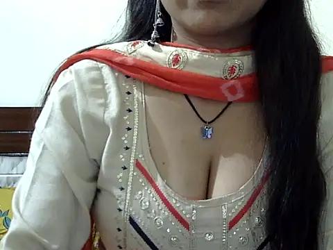 cute momo love online show from February 23, 8:36 am