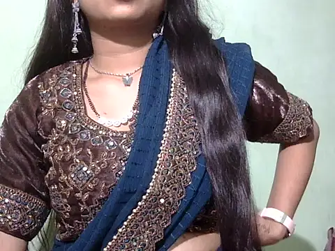 cute momo love online show from February 28, 8:03 am