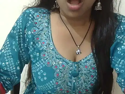 cute momo love online show from June 14, 4:57 am
