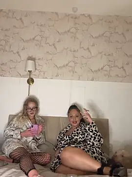 mayawesttt online show from April 21, 10:50 pm