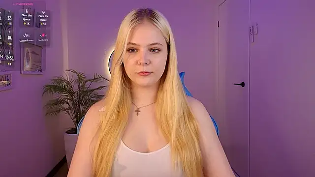 Elle Funning online show from March 6, 8:53 am