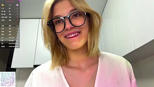 Carolini i online show from May 31, 4:24 pm
