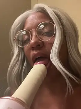 princessandthefootjob online show from April 25, 11:13 am
