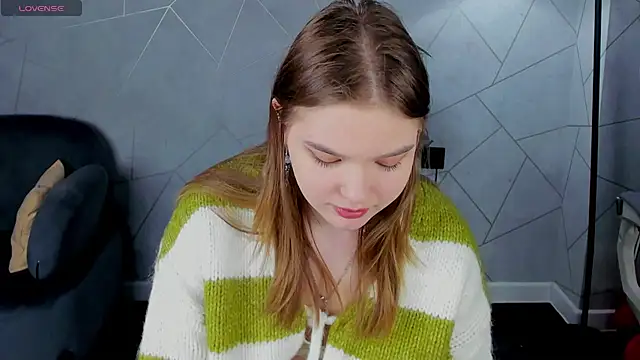 Saraa Broown online show from March 2, 1:27 am