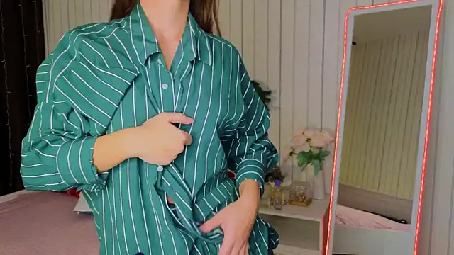 EarthaLevra online show from March 9, 2:15 am