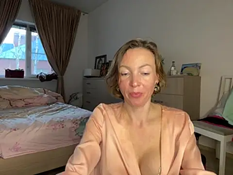 angelicfenix online show from April 12, 3:37 pm