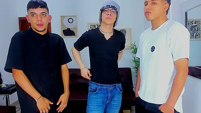 nobodyknows01 online show from March 2, 7:53 pm