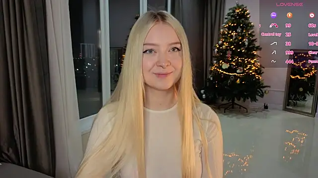 ChristinBland online show from March 4, 9:32 pm