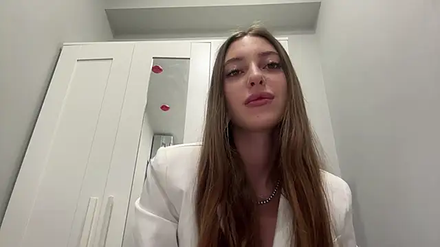 selena favn online show from March 23, 4:18 am