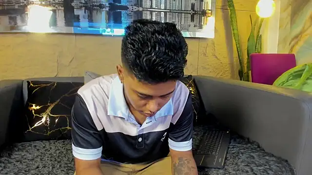 Noha  scott online show from March 30, 2:38 pm