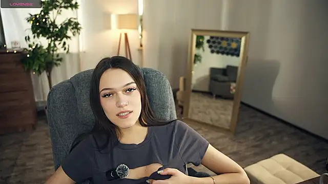 SammieMir online show from March 14, 8:37 am