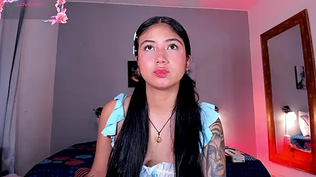 KimTaylorW online show from May 28, 2:42 am