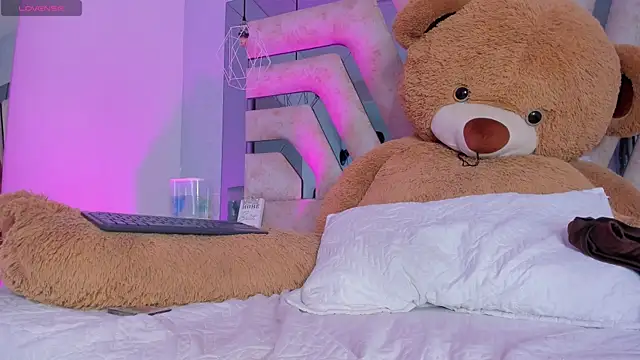 AuroraFlowers online show from April 8, 7:49 pm