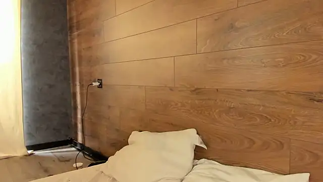 AmmyLuu online show from April 28, 10:52 am