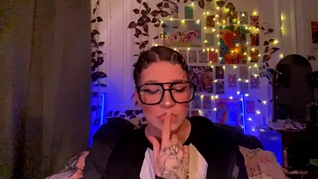 moonvampiq online show from February 26, 11:04 pm