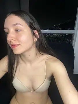 xluxulua online show from March 13, 2:02 am