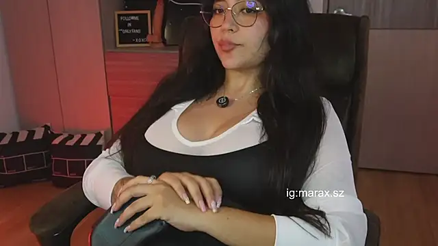 Mara HugeAss online show from March 29, 3:49 am