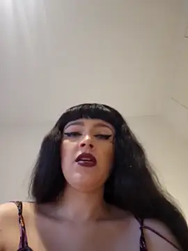 Mommynatrix online show from April 28, 5:28 pm