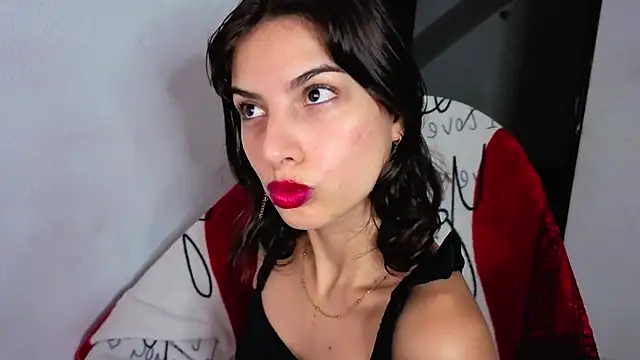 cutninasky online show from April 10, 11:44 pm