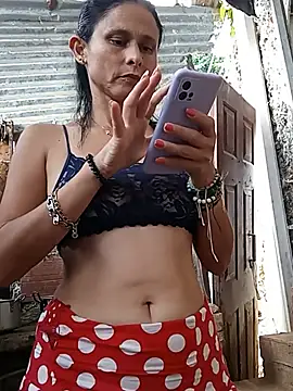 yuliitza4 online show from June 1, 9:38 pm